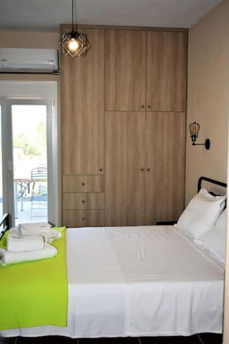 Smailis Apartment 2 Ligourio Bagian luar foto