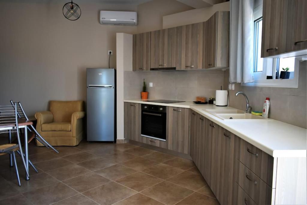Smailis Apartment 2 Ligourio Bagian luar foto