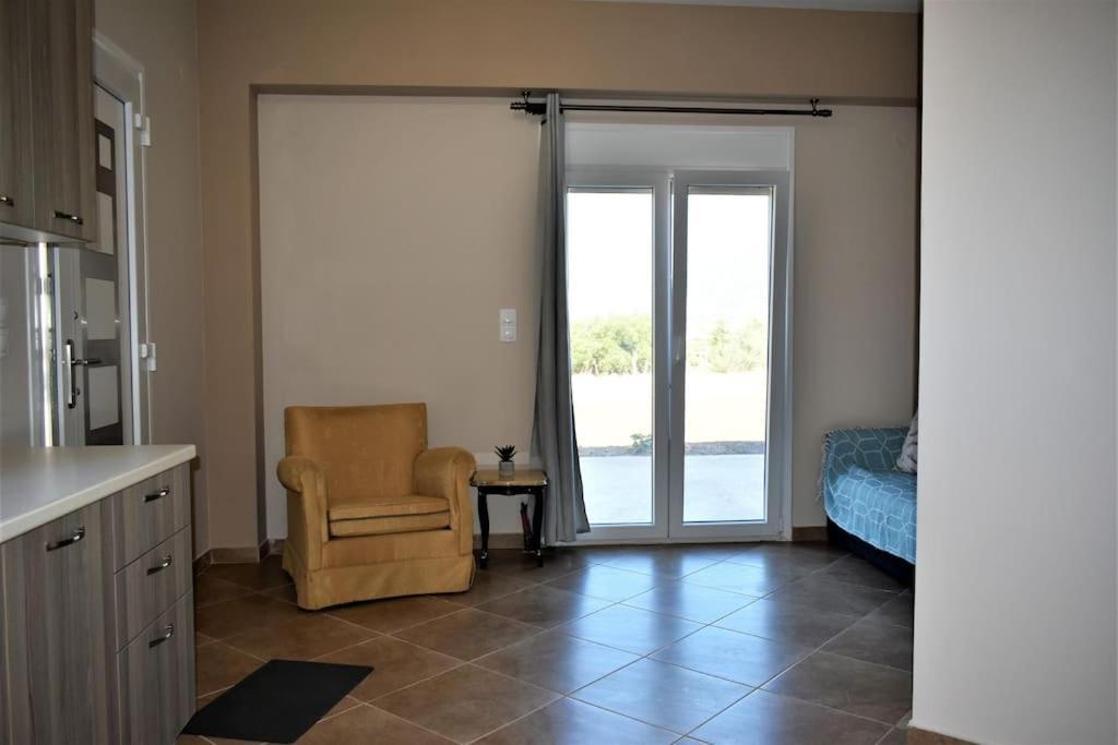 Smailis Apartment 2 Ligourio Bagian luar foto